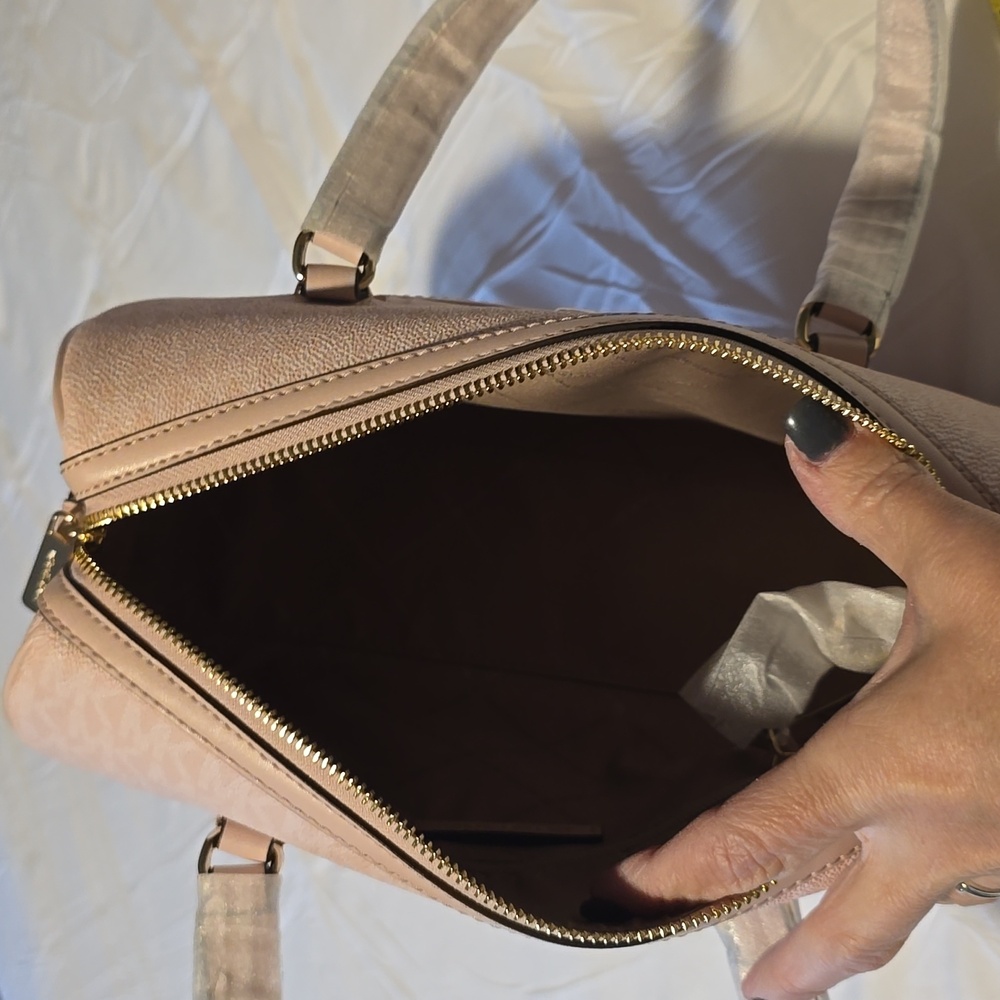 NWT Michael Kors light powder blush Medium Duffle bag purse satchel  💗 MK - Picture 7 of 9